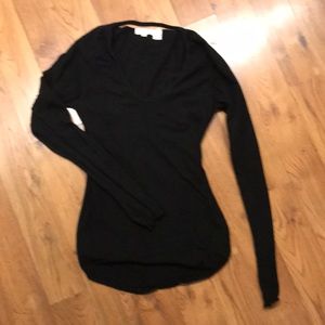 Inhabit black cashmere fitted sweater